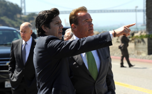 Kevin de León and Arnold Schwarzenegger team up to terminate childhood asthma.