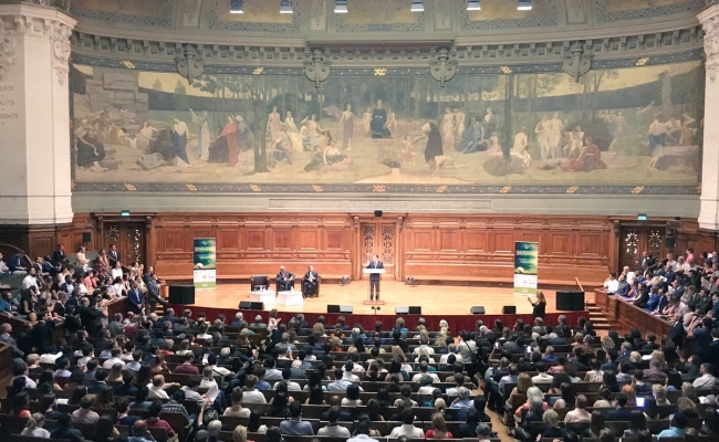 Governor Arnold Schwarzenegger speaks at the Sorbonne in Paris