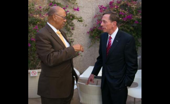 Secretary Peter Gravett & General Petreaus